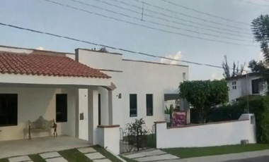 REMATO CASA EN FRACCIONAMIENTO LOMAS DE COCOYOC MORELOS