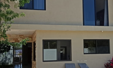 Amplia Casa en venta en residencial club Norte Mérida con 4 recamaras