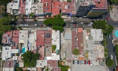 Amplia propiedad multiusos en colonia Americana. Muy cerca de Avenida Chapultepec.