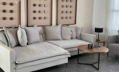 Casa en venta con alberca, recámara en planta baja y paneles solares en privada residencial