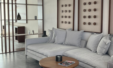 Casa en venta con alberca, recámara en planta baja y paneles solares en privada residencial