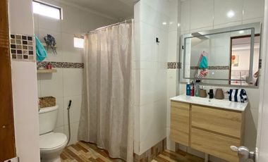 CASA EN VENTA REMODELADA 3 PISOS