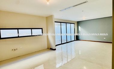 CASA EN VENTA  FRACC. ALTOZANO $5,700,000.