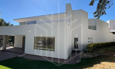 RESIDENCIA ESPECTACULAR  EN VENTA LISTA PARA HABITAR EN CLUB DE GOLF VALLESCONDIDO.