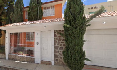 HERMOSA CASA DE DOS NIVELES