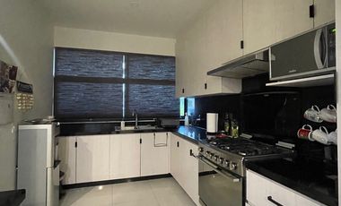SE VENDE EXCLUSIVA CASA CON PANELES SOLARES EN PLAYA DEL CARMEN DE ENTREGA INMEDIATA