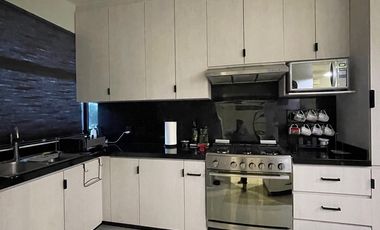 SE VENDE EXCLUSIVA CASA CON PANELES SOLARES EN PLAYA DEL CARMEN DE ENTREGA INMEDIATA