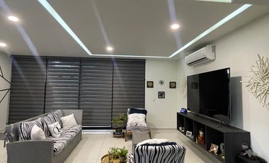SE VENDE EXCLUSIVA CASA CON PANELES SOLARES EN PLAYA DEL CARMEN DE ENTREGA INMEDIATA