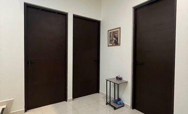 SE VENDE EXCLUSIVA CASA CON PANELES SOLARES EN PLAYA DEL CARMEN DE ENTREGA INMEDIATA