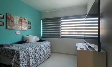 SE VENDE EXCLUSIVA CASA CON PANELES SOLARES EN PLAYA DEL CARMEN DE ENTREGA INMEDIATA