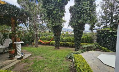 Vendo Casa de 3 Dormitorios  en La Primavera,Cumbayá en Urbanización