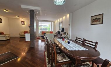 Vendo Casa de 3 Dormitorios  en La Primavera,Cumbayá en Urbanización