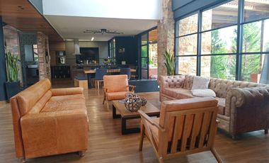 Casa   en arriendo amoblada, Alto Del Escobero,  Envigado, Antioquia