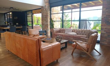 Casa   en arriendo amoblada, Alto Del Escobero,  Envigado, Antioquia