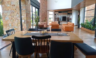 Casa   en arriendo amoblada, Alto Del Escobero,  Envigado, Antioquia