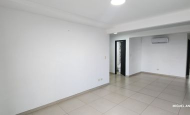 Alquilo Departamento 3 Dormitorios La Vista Towers 2 Parqueos Sector City Mall
