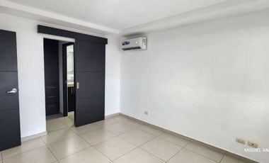 Alquilo Departamento 3 Dormitorios La Vista Towers 2 Parqueos Sector City Mall
