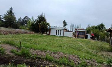 Se vende 1 Á, con cHasa y centro de evento, Patente