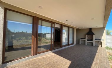 SE VENDE CASA