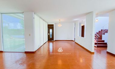 CASA REAL ESMERALDA. ZONA ESMERALDA. BOSQUE ESMERALDA. 3 RECAMARAS, 4 ESTACIONAMIENTOS, JARDÍN PLANO