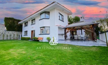 CASA LOMA DE VALLE ESCONDIDO. ZONA ESMERALDA.  5 RECAMARAS, 6 ESTACIONAMIENTOS