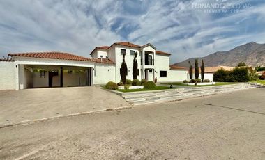RINCONADA - ARRIENDA CASA DE DOS PISOS 4D 3B PISCINA - COND. EL GOLF