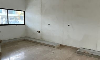 SE VENDE HERMOSA CASA DE 3 RECAMARAS A 10 MINUTOS DE LA PLAYA EN PLAYA DEL CARMEN JUNTO A MAYAKOBA