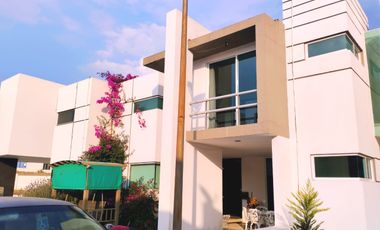 CASA EN VENTA EN PACHUCA CON ELEVADOR