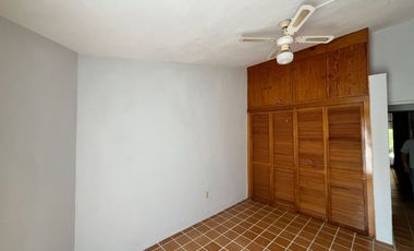 HERMOSA CASA UNA PLANTA
