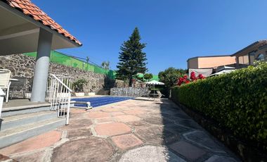 HERMOSA CASA UNA PLANTA