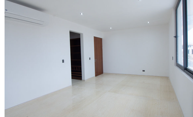 Se vende  moderna villa con elevador en Club Campestre  San José del Cabo