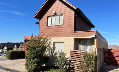 CASA EN ARRIENDO, A PASOS DEL CENTRO DE LA CIUDAD DE ANGOL