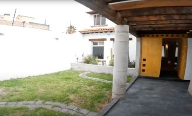 CASA EN VENTA EN VILLA DE LOS FRAILES, POCITOS, SAN MIGUEL DE ALLENDE CON JARDIN PRIVADO