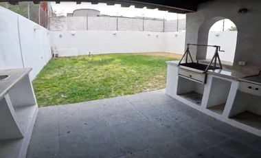 CASA EN VENTA EN VILLA DE LOS FRAILES, POCITOS, SAN MIGUEL DE ALLENDE CON JARDIN PRIVADO