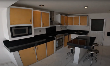 CASA EN VENTA EN VILLA DE LOS FRAILES, POCITOS, SAN MIGUEL DE ALLENDE CON JARDIN PRIVADO