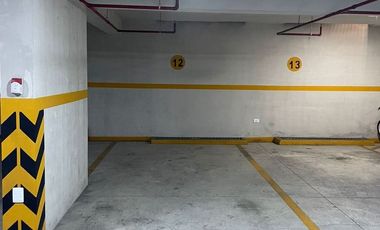ALQUILO COCHERA TECHADA MODERNA CERCA ARAMBURU