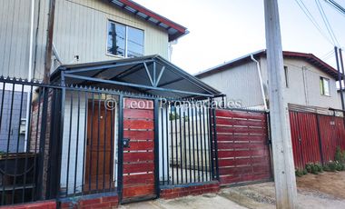 Leon Propiedades vende casa en Villa valle de los sueños, Curacaví.