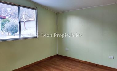 Leon Propiedades vende casa en Villa valle de los sueños, Curacaví.