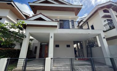South Forbes Villas 5 Bedrooms House and Lot for Sale