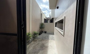 South Forbes Villas 5 Bedrooms House and Lot for Sale