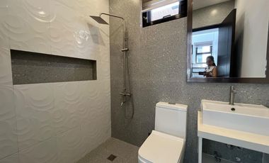 South Forbes Villas 5 Bedrooms House and Lot for Sale