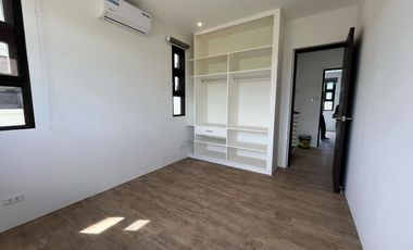 South Forbes Villas 5 Bedrooms House and Lot for Sale