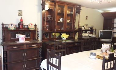 SAN ISIDRO VENDO HERMOSA CASA  CON JARDIN AMPLIO