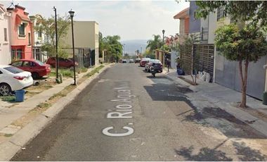 CVB (EMB) CASA EN VENTA EN URBI PASEOS DE SGO JALISCO