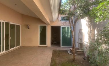 Casa en Venta en Residencial Los Frailes Zapopan Exclusividad y Confort