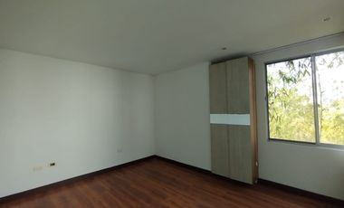 Apartamento en arriendo en Pinares Alto