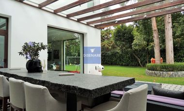 Moderna y Espectacular Residencia Rancho San Francisco