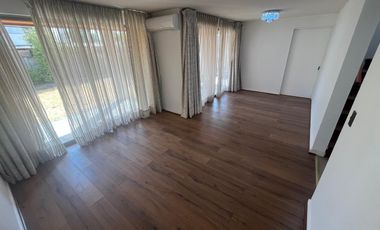 Casa Mediterránea en Terreno de 480 m², Condominio El Arado, Tiltil.