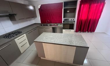 Casa Mediterránea en Terreno de 480 m², Condominio El Arado, Tiltil.