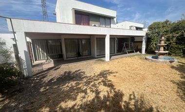 Casa Mediterránea en Terreno de 480 m², Condominio El Arado, Tiltil.